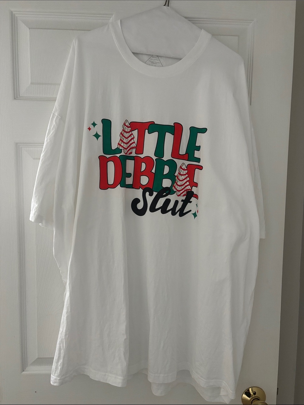 🎄White Holiday Graphic Short-Sleeve Tee with Red & Green "Little Debbie"🎄 5XL